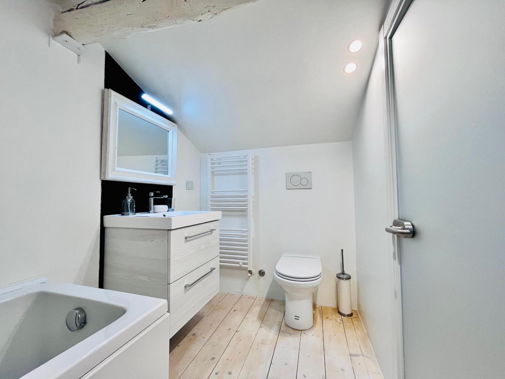 Riverside Loft Navigli - Spacious Two-Bedroom Apartment ميلان المظهر الخارجي الصورة