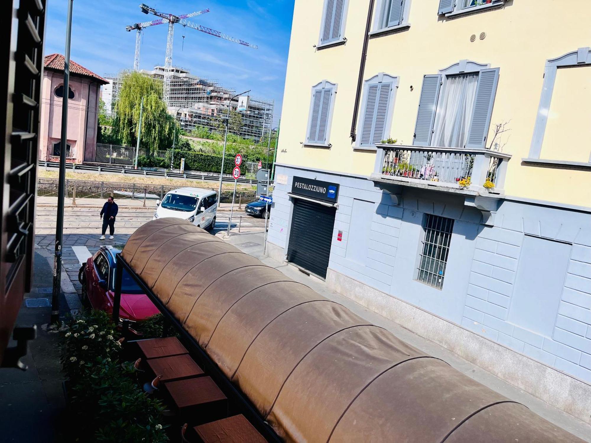 Riverside Loft Navigli - Spacious Two-Bedroom Apartment ميلان المظهر الخارجي الصورة