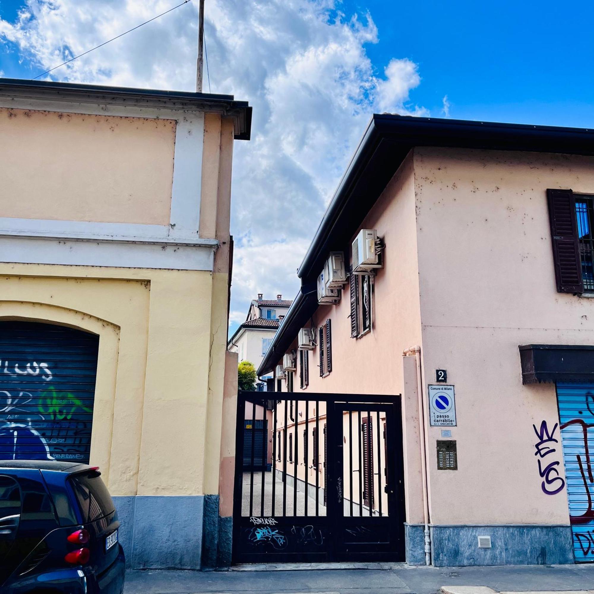 Riverside Loft Navigli - Spacious Two-Bedroom Apartment ميلان المظهر الخارجي الصورة