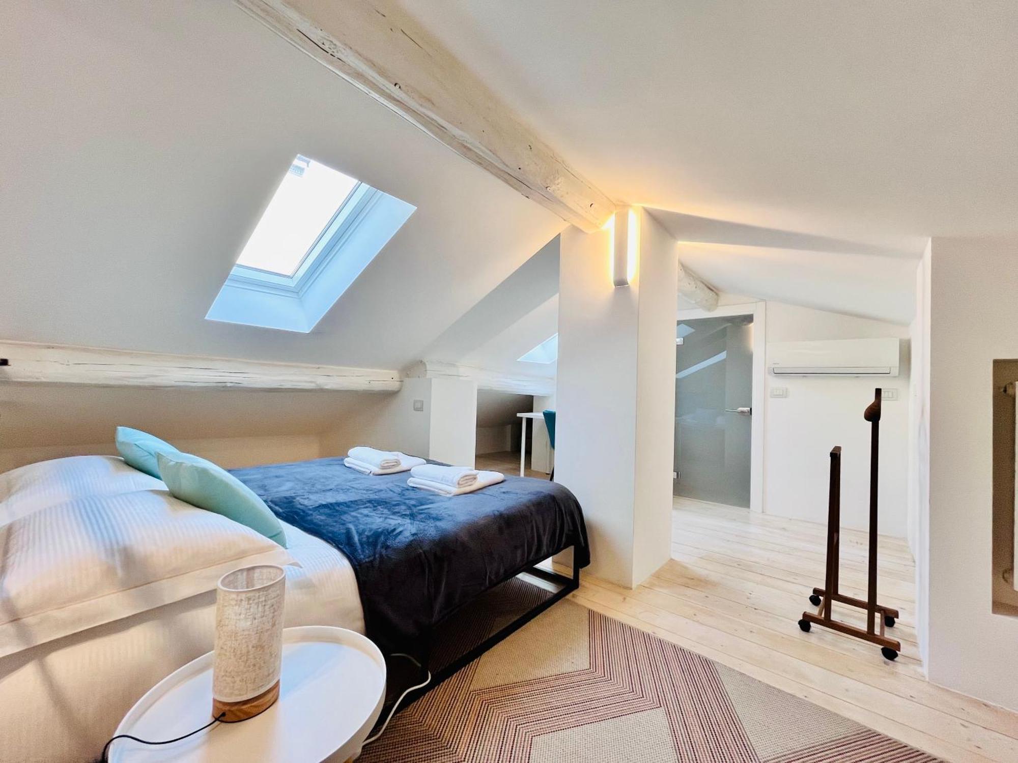 Riverside Loft Navigli - Spacious Two-Bedroom Apartment ميلان المظهر الخارجي الصورة
