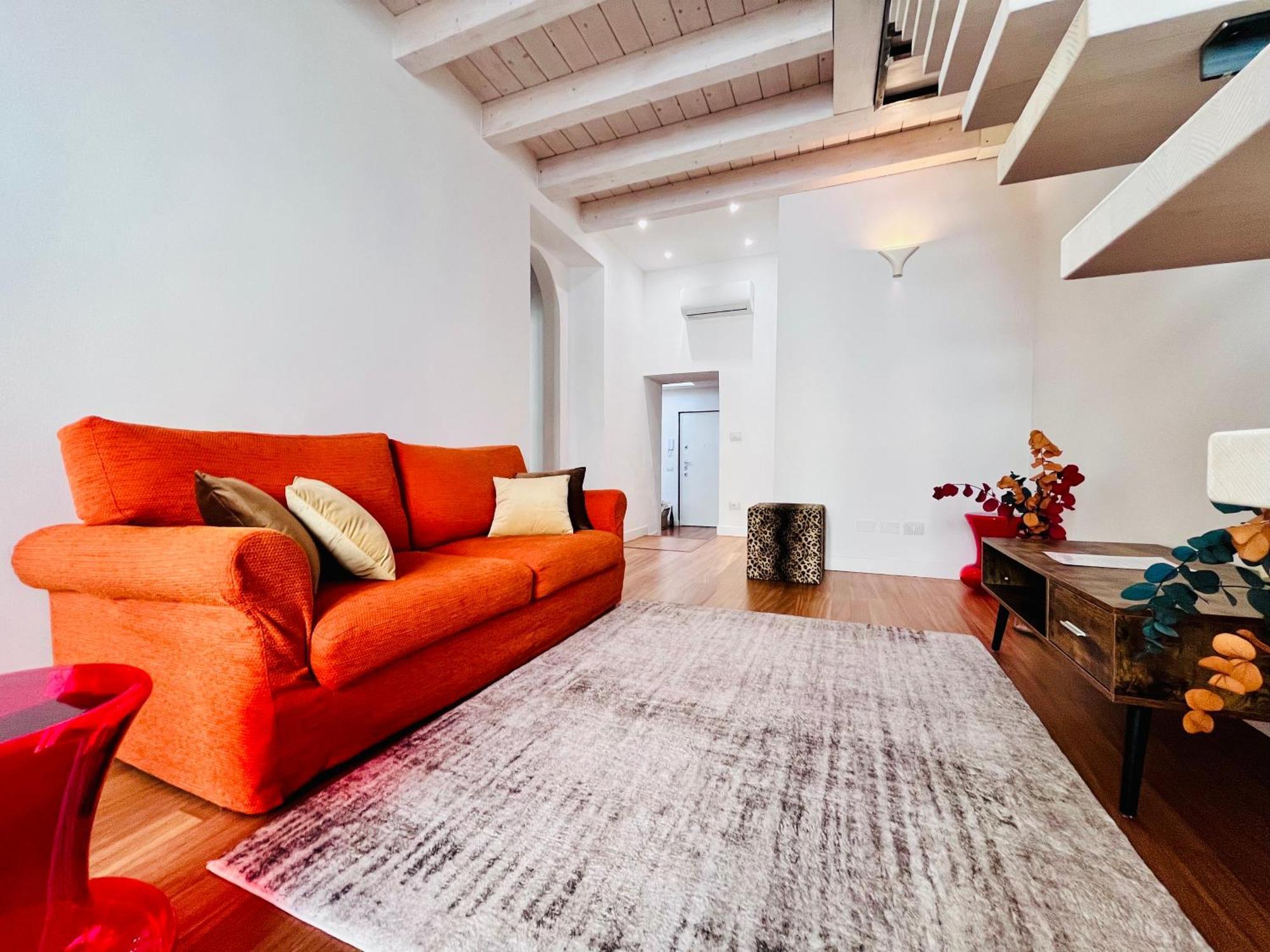 Riverside Loft Navigli - Spacious Two-Bedroom Apartment ميلان المظهر الخارجي الصورة