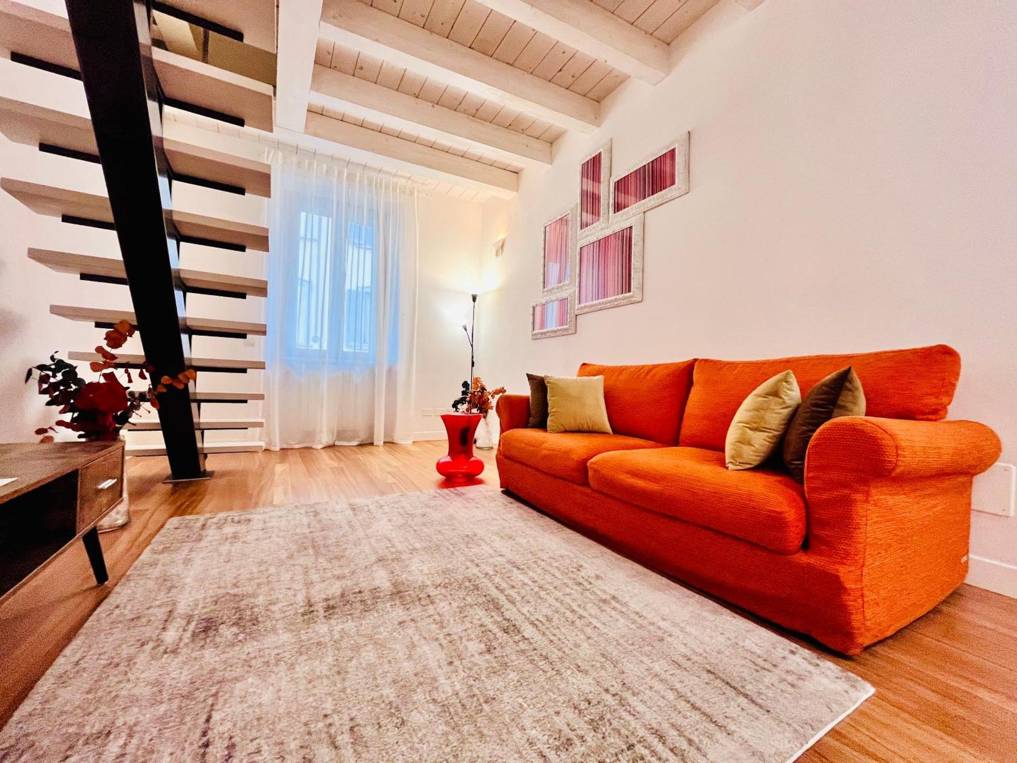 Riverside Loft Navigli - Spacious Two-Bedroom Apartment ميلان المظهر الخارجي الصورة