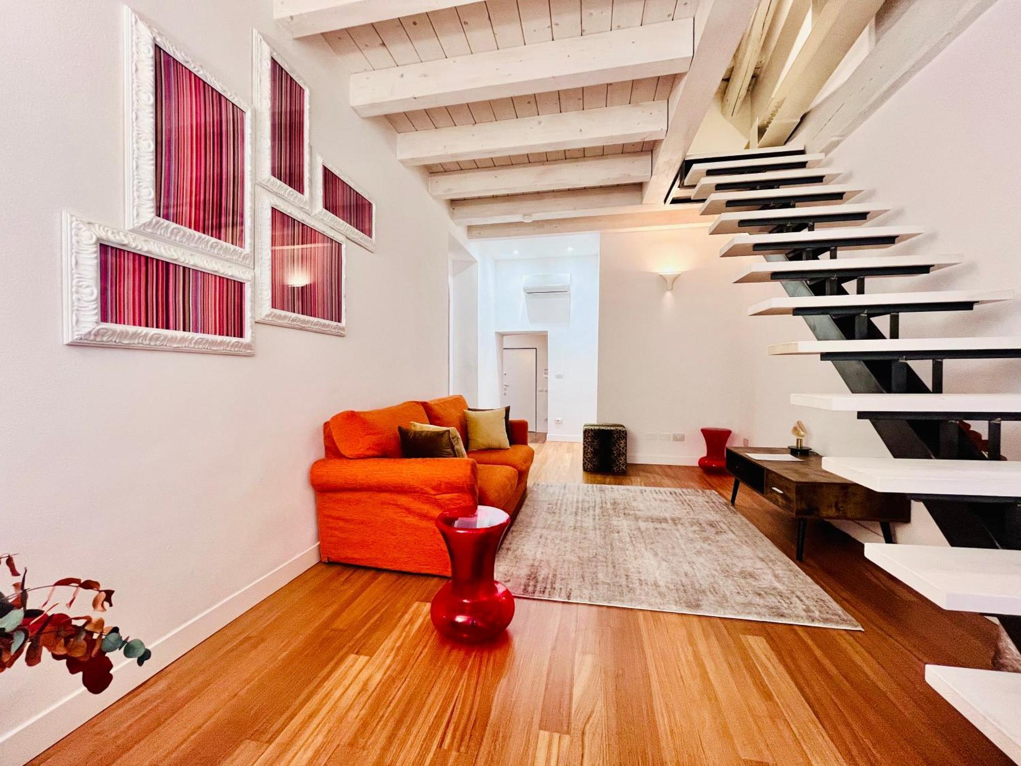 Riverside Loft Navigli - Spacious Two-Bedroom Apartment ميلان المظهر الخارجي الصورة