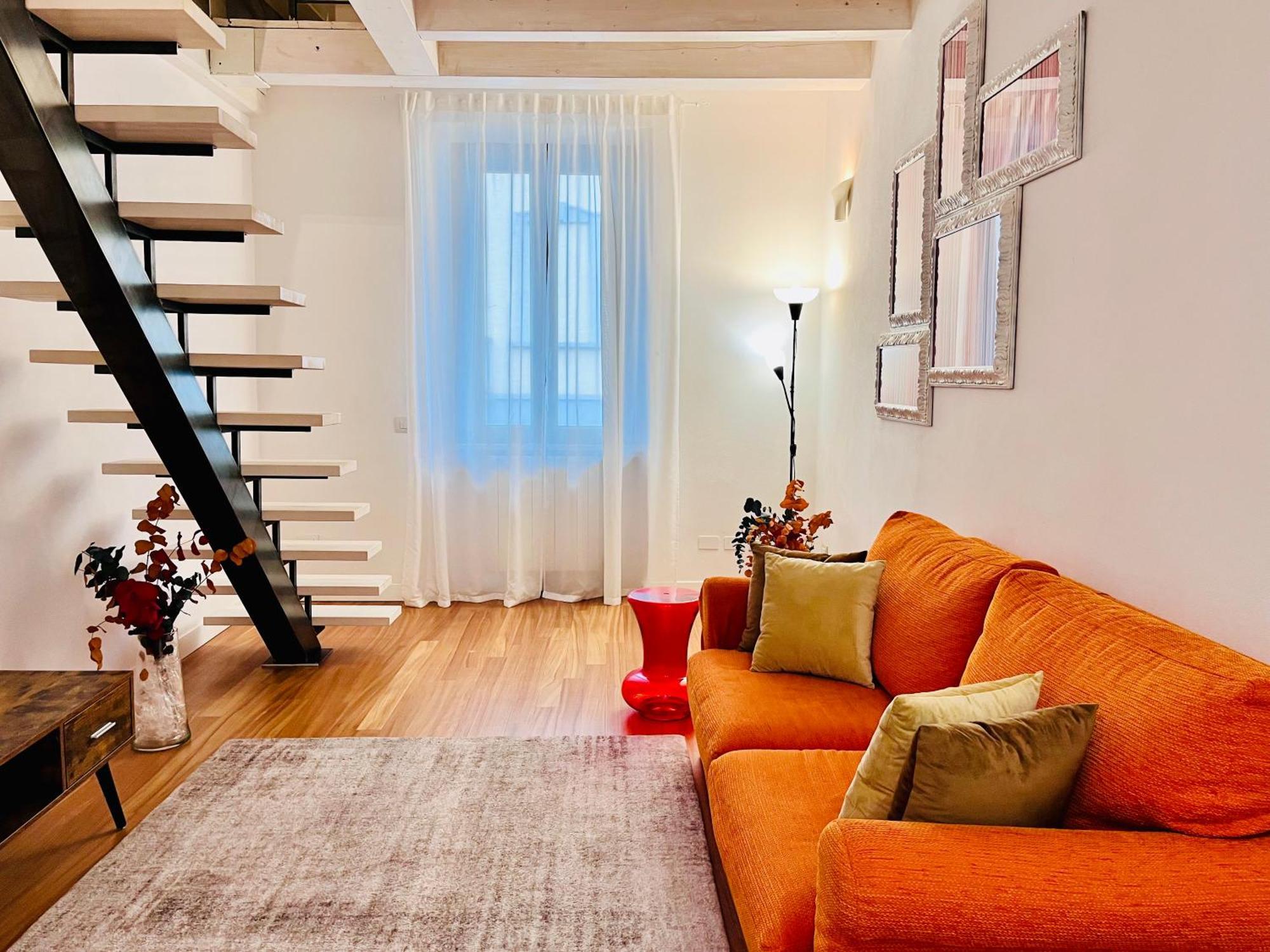Riverside Loft Navigli - Spacious Two-Bedroom Apartment ميلان المظهر الخارجي الصورة