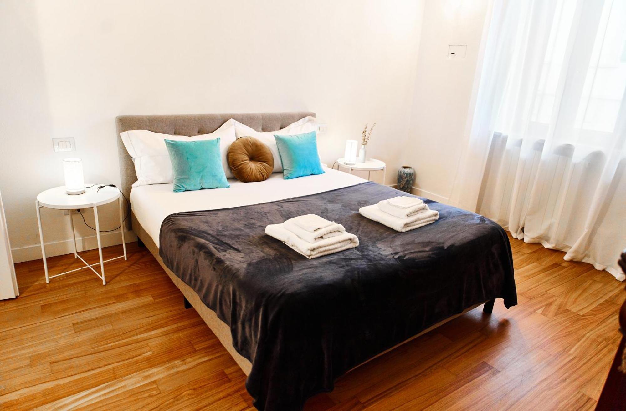 Riverside Loft Navigli - Spacious Two-Bedroom Apartment ميلان المظهر الخارجي الصورة