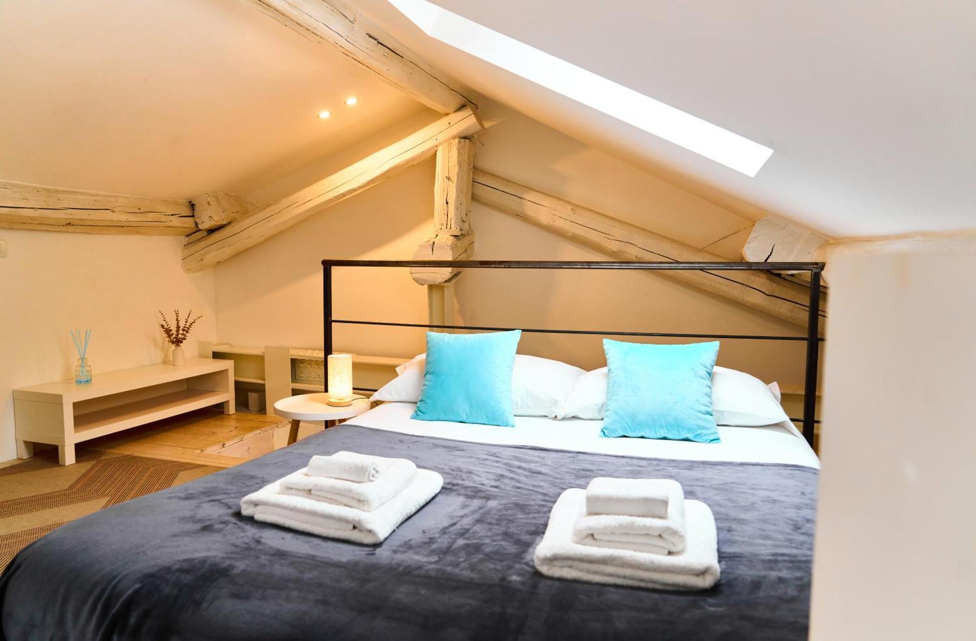 Riverside Loft Navigli - Spacious Two-Bedroom Apartment ميلان المظهر الخارجي الصورة