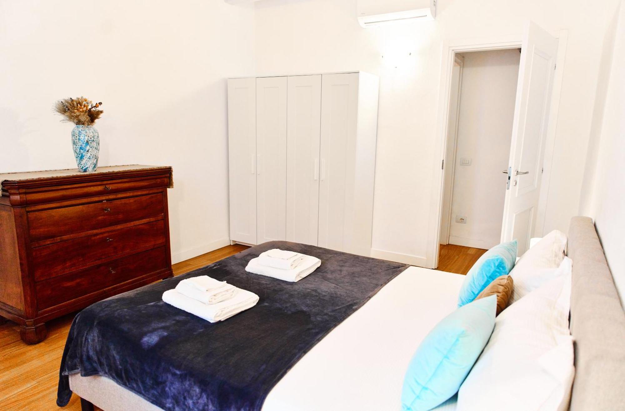 Riverside Loft Navigli - Spacious Two-Bedroom Apartment ميلان المظهر الخارجي الصورة