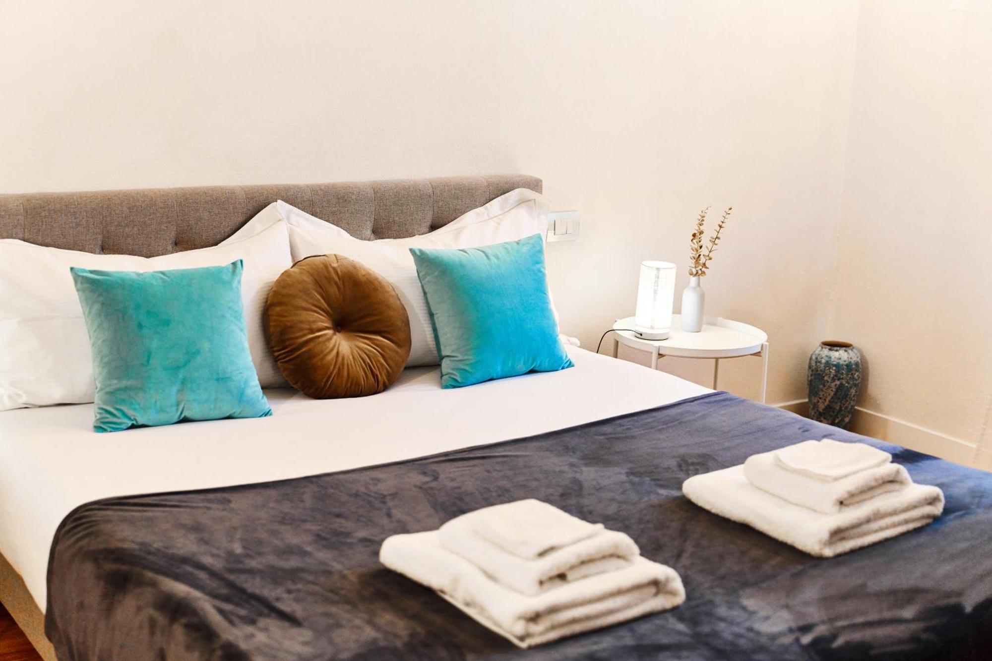 Riverside Loft Navigli - Spacious Two-Bedroom Apartment ميلان المظهر الخارجي الصورة