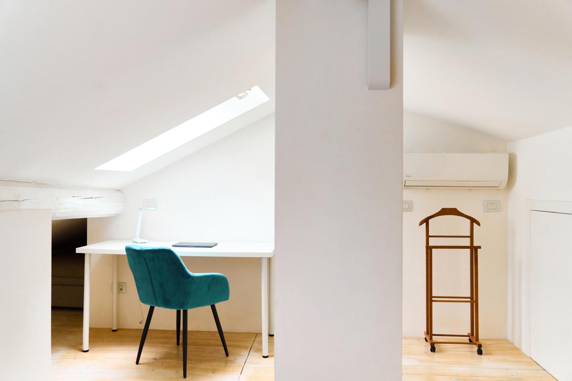 Riverside Loft Navigli - Spacious Two-Bedroom Apartment ميلان المظهر الخارجي الصورة