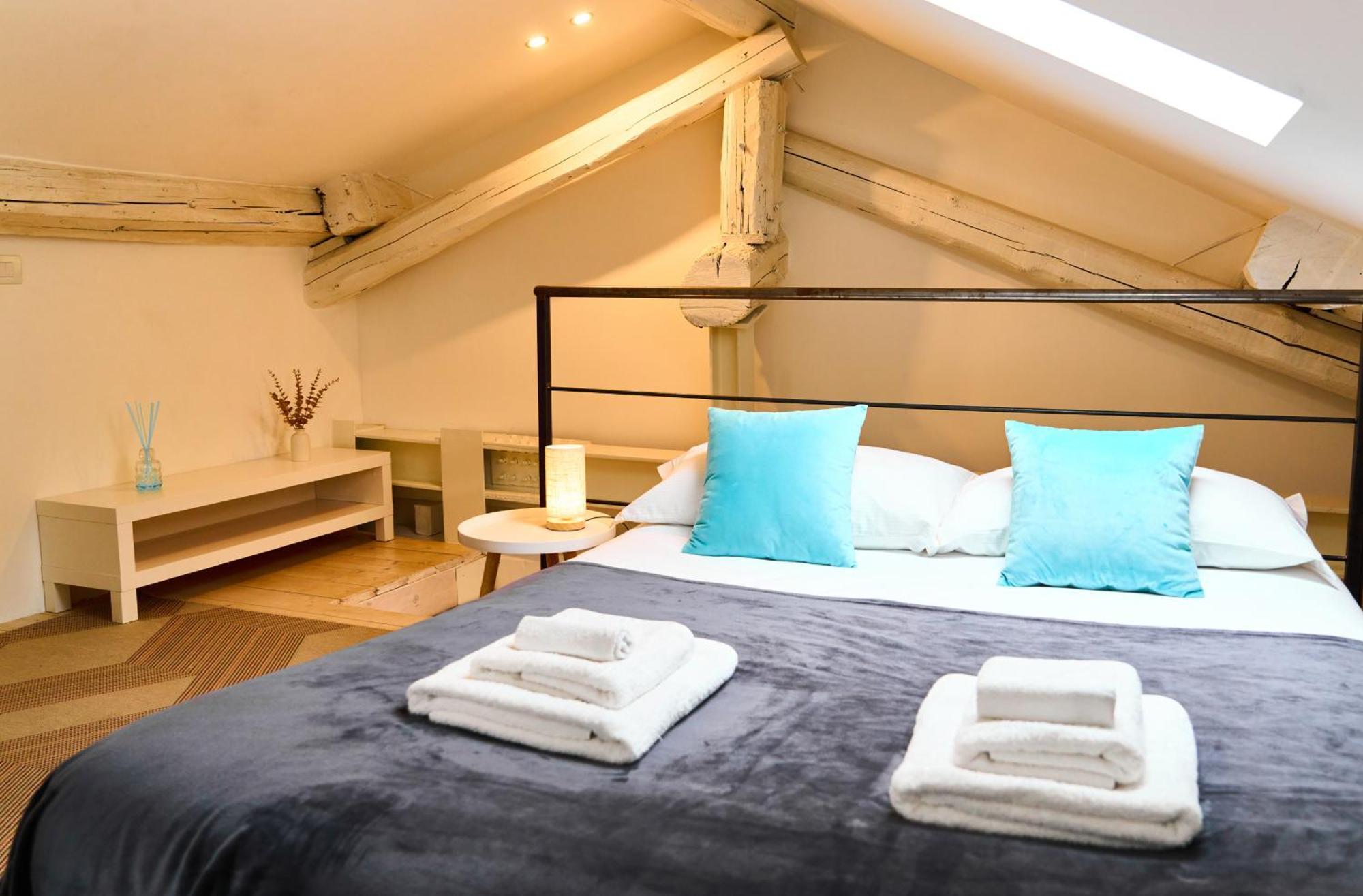Riverside Loft Navigli - Spacious Two-Bedroom Apartment ميلان المظهر الخارجي الصورة